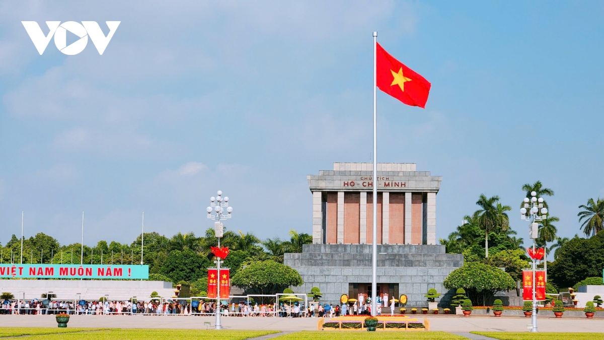 Vietnamese people turn their hearts to President Ho Chi Minh on Independence Day